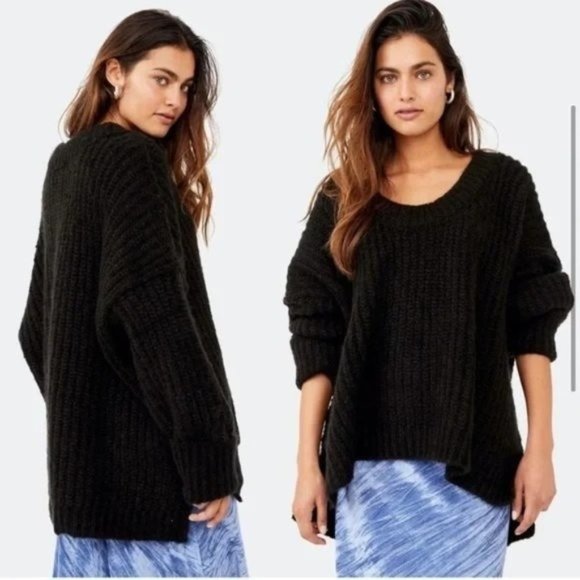 FREE PEOPLE Blue Bell Oversized Sweater Soft Knit - Medium Black NWT - Picture 4 of 4